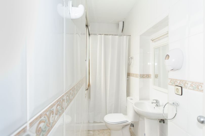 baño 1 pensión gala sevilla