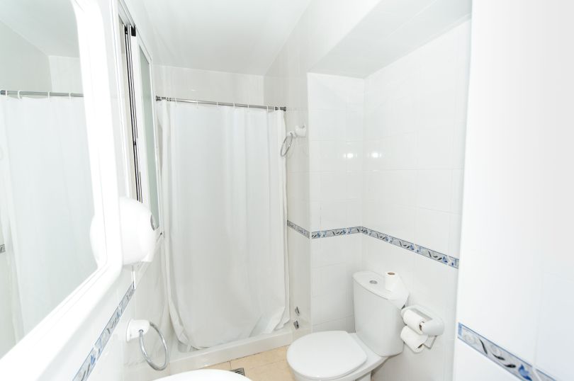 baño 2 pensión gala sevilla